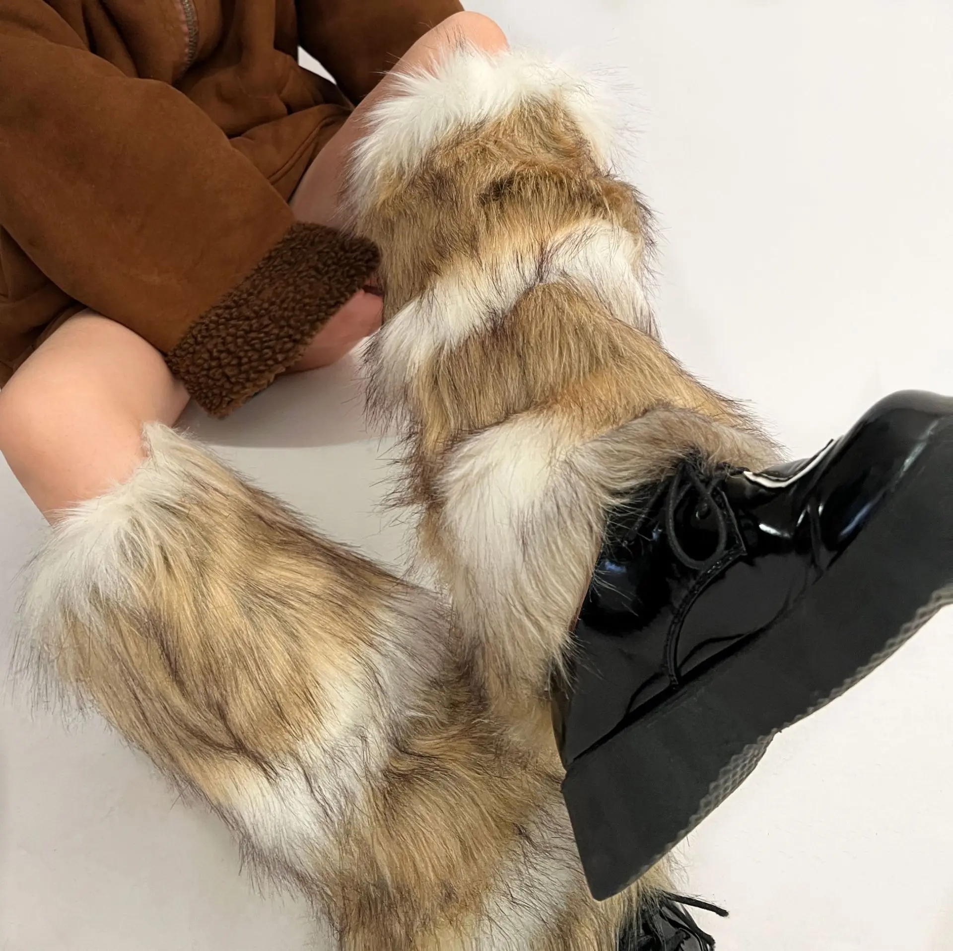 Gothic Faux Fur Vintage Sock - Image 4